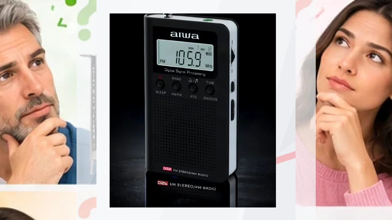 Radio portátil Aiwa FM/AM Pilas AAA LCD Negro RSD-45BK, vista frontal en ángulo: pantalla LCD con 105.9 MHz, botones